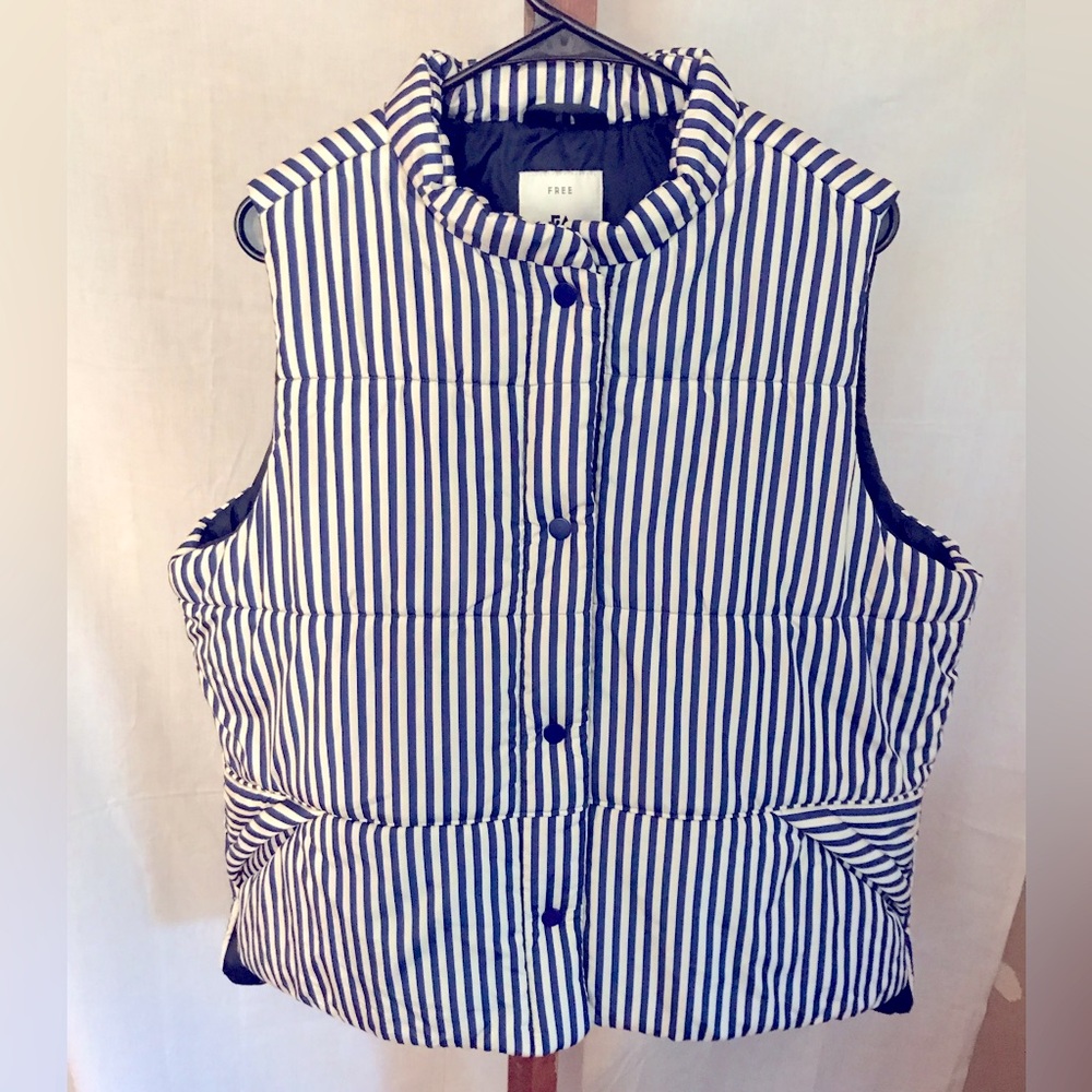 Free Assembly puffy vest with pockets